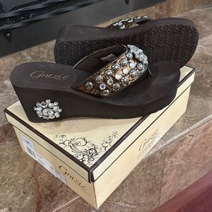 Grazie soft wedge sandals. Great fashion statement for all occasions.